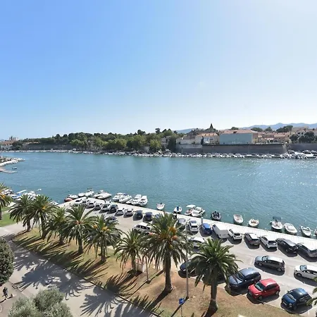 Daire Michelle - Sights Within Easy Reach Zadar