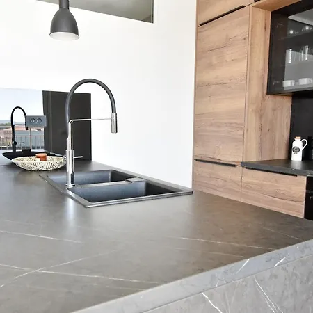 Michelle - Sights Within Easy Reach Apartamento Zadar
